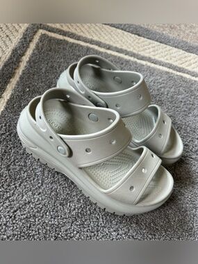The MOST COMFY CROCS Platform Sandals ever ❗️